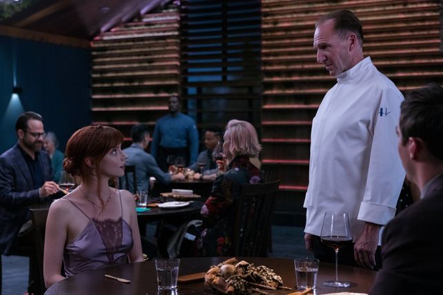 Ralph Fiennes y Anya Taylor-Joy