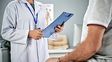 Consulta. Pueden acercarse las personas entre 50 y 75 años, sin antecedentes, para recibir información sobre chequeos preventivos.