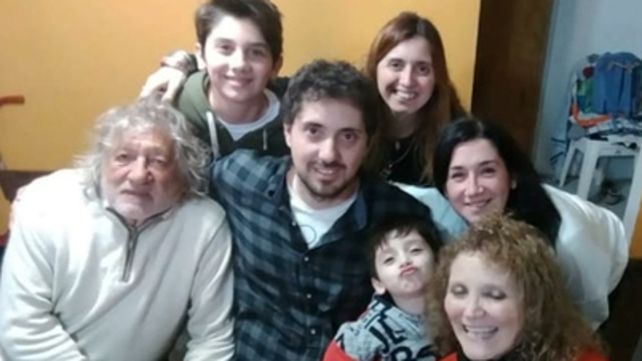 Con Nico y flia. El m&aacute;s parecido al Trinche