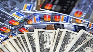 Dólar turista: tarjetas y pasajes al exterior de más de USD 300 por mes pagarán una percepción extra de 25%