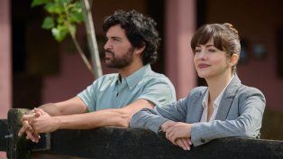 Los argentinos Juan Pablo Di Pace y Julie Gonzalo protagonizan My Argentine Heart, la cuestionada película de Hallmark filmada en el país