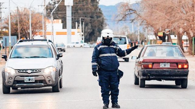 otra vez. La polic&iacute;a sali&oacute; a controlar la entrada en ciertas localidades.