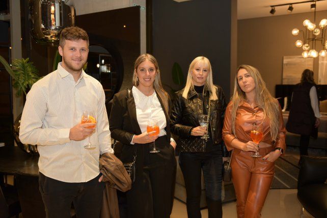 Nicola Rambaldi, Paula Carballo, Catalina Mauri y Virginia Cossia