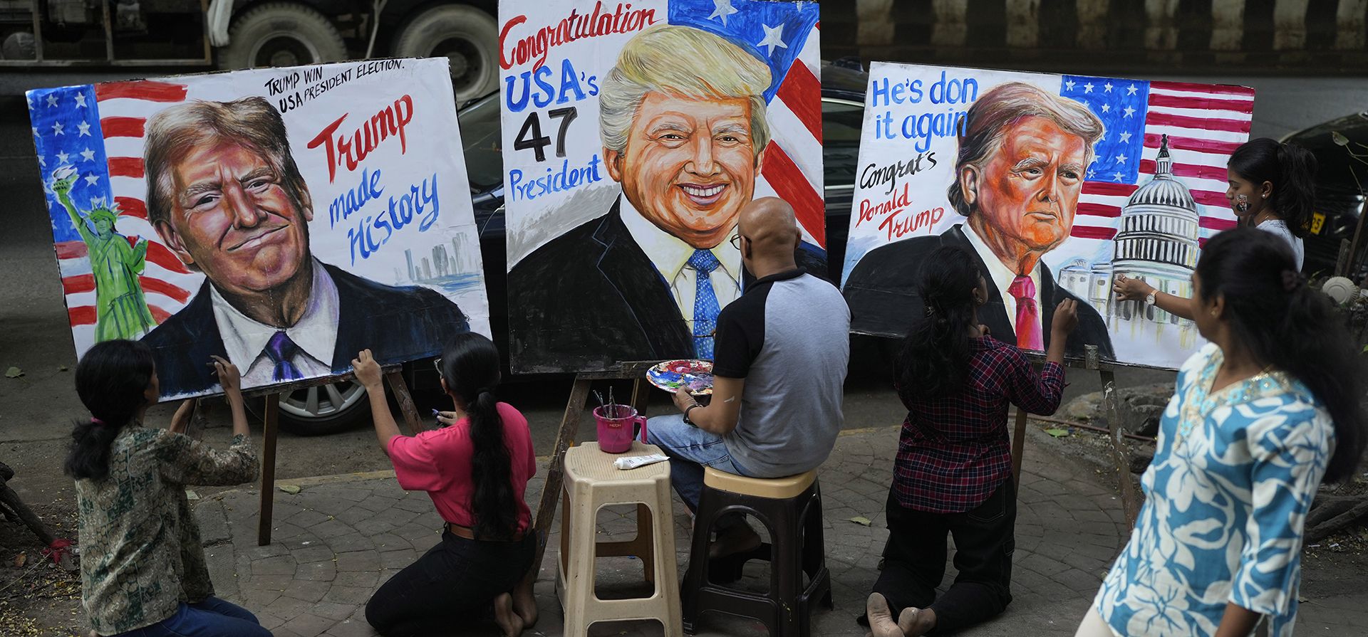 Estudiantes de la Escuela de Arte Gurukul pintan retratos de Donald Trump en Mumbai, India, el miércoles 6 de noviembre de 2024. (Foto AP/Rafiq Maqbool) Estudiantes de la Escuela de Arte Gurukul pintan retratos de Donald Trump en Mumbai, India, el miércoles 6 de noviembre de 2024. (Foto AP/Rafiq Maqbool)