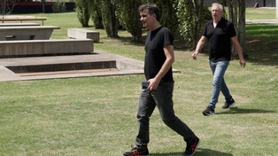 Ignacio Boero, el presidente de Newells, junto al director deportivo Roberto Sensini en Bella Vista. El presidente hablará en un momento muy difícil.