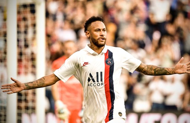 Neymar tapó insultos con un golazo de chilena