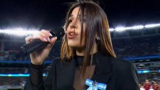 Eugenia Quevedo, la artista que hizo emocionar a todo el estadio Monumental con su interpretación del Himno nacional argentino