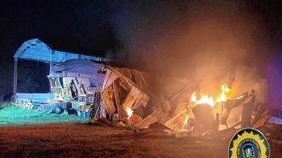 Las pérdidas fueron totales en el galpón incendiado en la noche del martes.