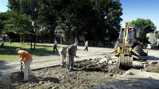 Comienza el plan integral de bacheo en distintos barrios de la ciudad