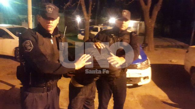 Detuvieron a un violento delincuente tras intenso tiroteo en barrio Los Troncos