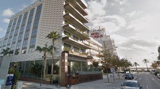 Ordenan demoler un hotel de Barcelona por el que Messi pagó 30 millones de euros