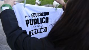 Los docentes de la UNR protestan con una clase pública en Derecho