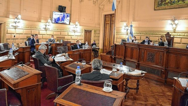 El Senado quiere saber si hubo vacunatorios VIP en la provincia