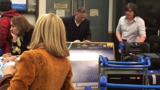 El ministro Bergman viajó a Chile y se trajo dos LED de 55 pulgadas