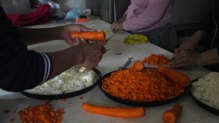 Por el precio de la comida y la falta de fondos