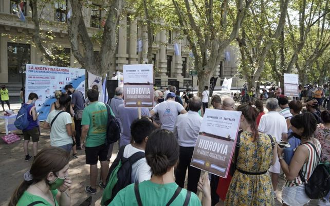 Organizaciones ambientalistas y políticas rechazan el proyecto de la Hidrovía