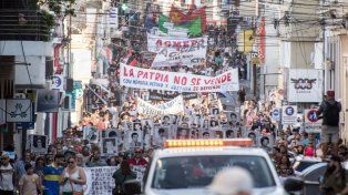 Una masiva marcha defendió el Nunca Más este 24 de Marzo en Paraná