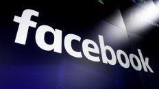 El logo de Facebook en el panel del Nasdaq en Wall Street. El logo de Facebook en el panel del Nasdaq en Wall Street.