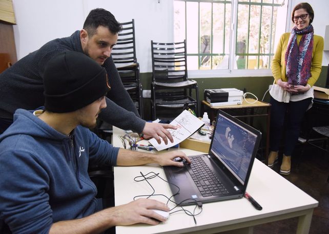 El proyecto de bicicleta ecológica que tritura desechos plásticos y fomenta el deporte será presentado ante el Instituto Nacional de Educación Tecnológica.