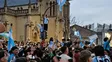 Festejos violentos: imputaron a una mujer por pegarle una piña a un policía por la espalda