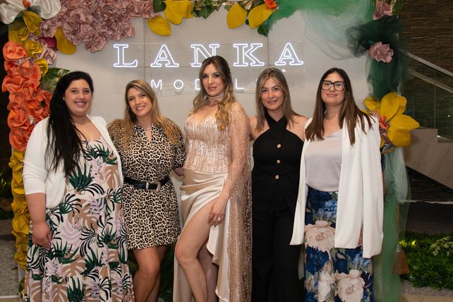 María Florencia Giaquinta, Ana Pedretti, Carolina Della Ceca, Débora Vicente y Elisa García