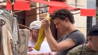 El artista internacional fue capturado en los barrios de Buenos Aires previo al Lollapalooza.