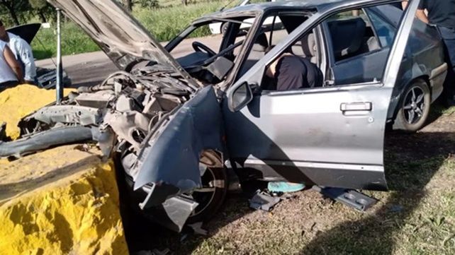 Mar del Plata: dejaron manejar a una nena de 9 años y chocó el auto contra las rocas