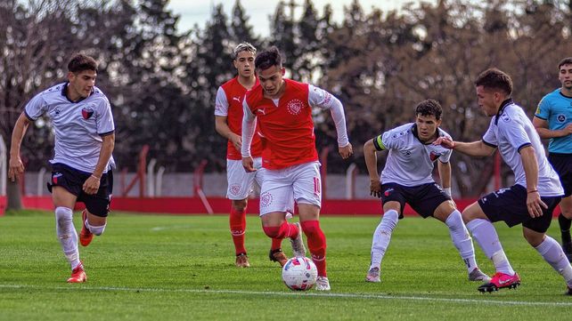 Colón no lo pudo aguantar e igualó 1-1 ante Independiente en Villa Domínico.