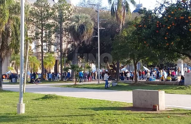 Im&aacute;genes del banderazo en Plaza 25 de Mayo en Santa Fe
