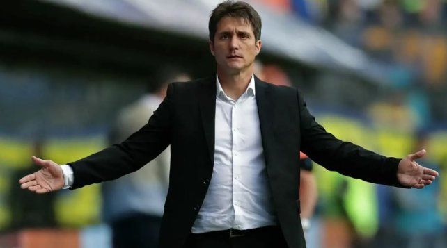 Guillermo Barros Schelotto es el DT de Vélez