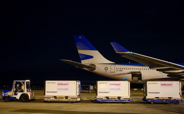 Coronavirus: llegó otro avión con vacunas chinas y Argentina supera los 23 millones de dosis recibidas