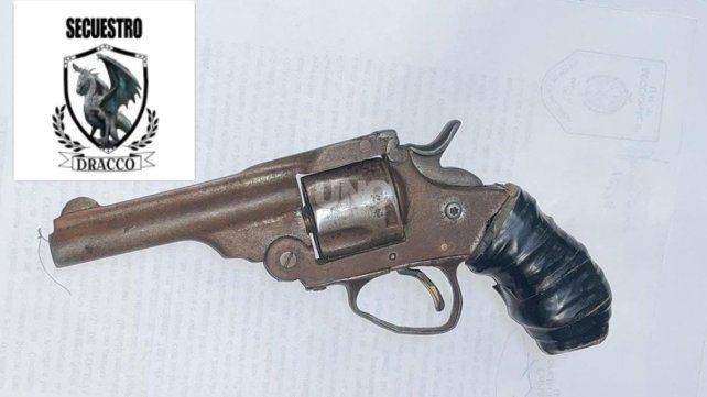 El arma con la cual intentaron asesinar al hombre en barrio Guadalupe Oeste