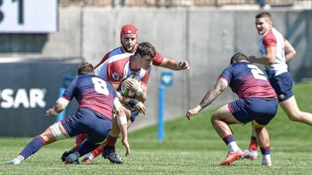 El tercera línea santafesino Manuel Bernstein en el choque que Pampas jugó en Colorado.