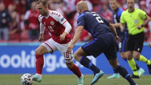 Christian Eriksen en acción esta tarde ante Finlandia.
