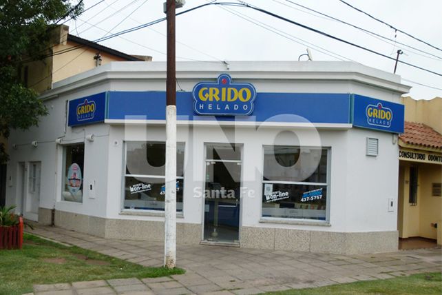 Asaltaron la heladería Grido de avenida General Paz y Huergo