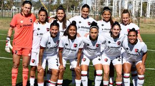 El once de Newells conducido por Lisando Iglesias. Vuelven a pelear el título del fútbol femenino de AFA pese a la derrota ante San Luis FC.