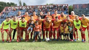 Todos unidos. El plantel de Jorgito Jrs. que cumplió una buena temporada en 2021. El club aspira a seguir creciendo.