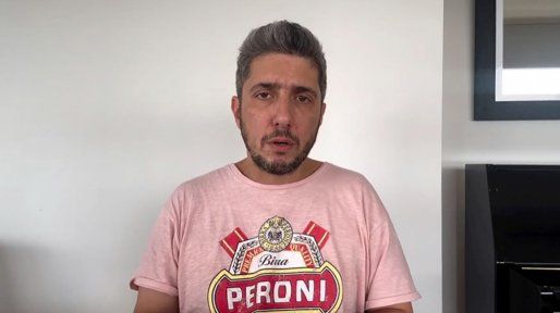 Jey Mammon rompió el silencio: entre lágrimas, negó el abuso pero afirma haber tenido una relación con Benvenuto