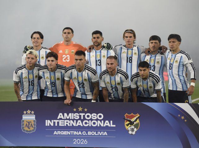 La selección argentina goleó a Bolivia en Córdoba en su primer amistoso luego del Mundial.
