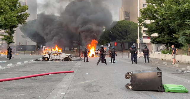 Los suburbios pobres de Francia son el escenario de las violentas protestas.