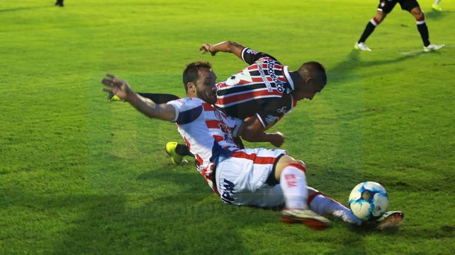 Todo el color de los partidos de Patronato y Atlético Paraná
