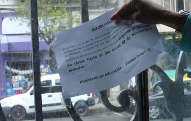 Tras una reunión que comenzó a las 11 de la mañana de la que participaron docentes