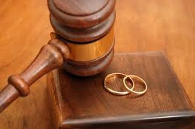 La infidelidad tras una separación de hecho no implica ser culpable en un juicio de divorcio