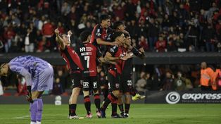 Newells frente a una de esas citas para dar un salto, en un contexto de imponderables