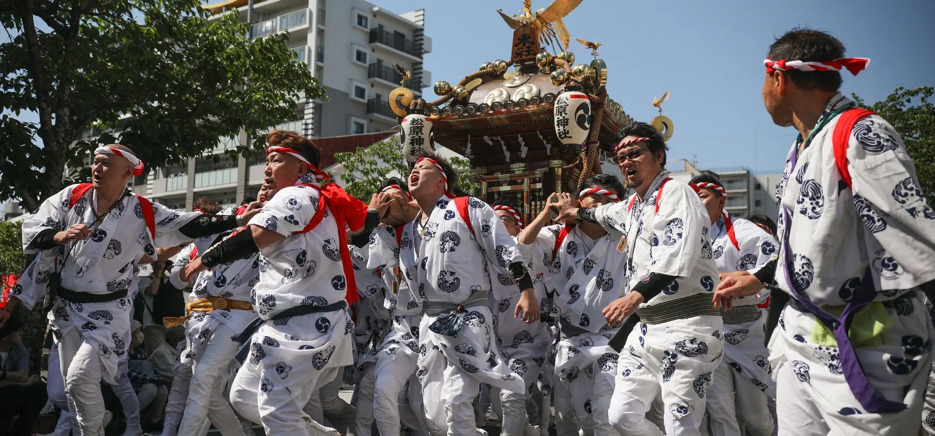 La gente participa en un desfile durante el festival Hojo Godai, Odawara, Japón. Fotografía: Anadolu/Getty Images La gente participa en un desfile durante el festival Hojo Godai, Odawara, Japón. Fotografía: Anadolu/Getty Images