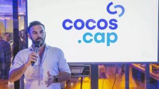 Abucheos y gritos de vendepatria: el CEO de Cocos no pudo dar su charla ante estudiantes