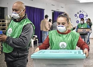 Frío intenso: cómo se asiste a las más de 140 personas que viven, duermen y comen sin techo 