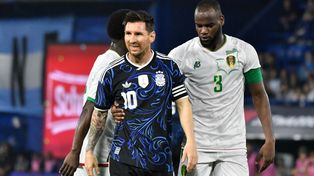 Lionel Messi sufrió el partido con Mauritania, que llegó al descuento al final. Argentina ganó sin brillar.