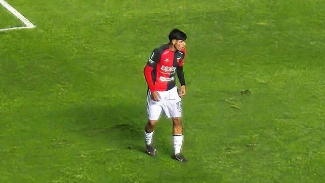 Con los pibes con poco lugar en Colón, Cardozo debutó y ya es una opción para Medrán