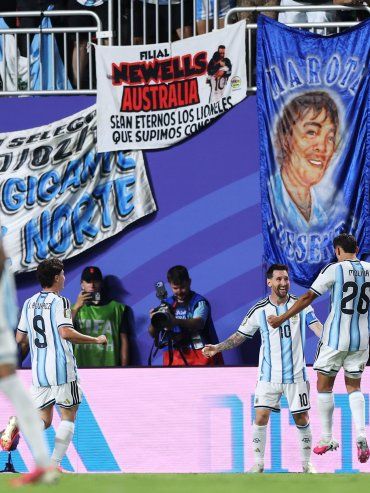 Con un show de Messi, Argentina jugó como campeón y venció a Argelia